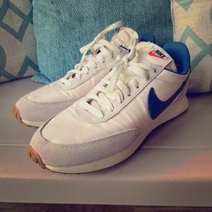 Nike tailwind